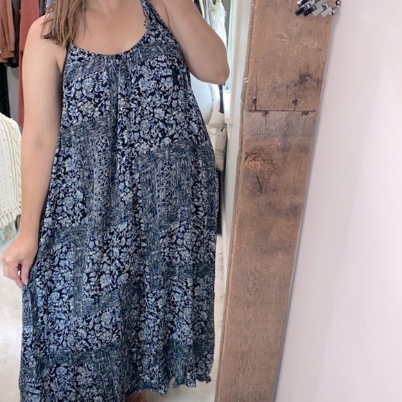A:glow blue floral maxi dress size large - Picture 1 of 10